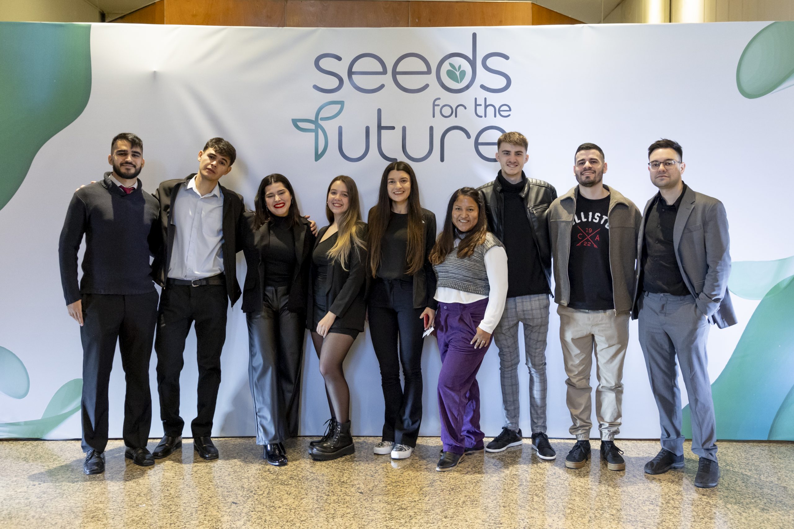 Huawei premió a 40 estudiantes argentinos por ser parte de “Semillas para el Futuro”