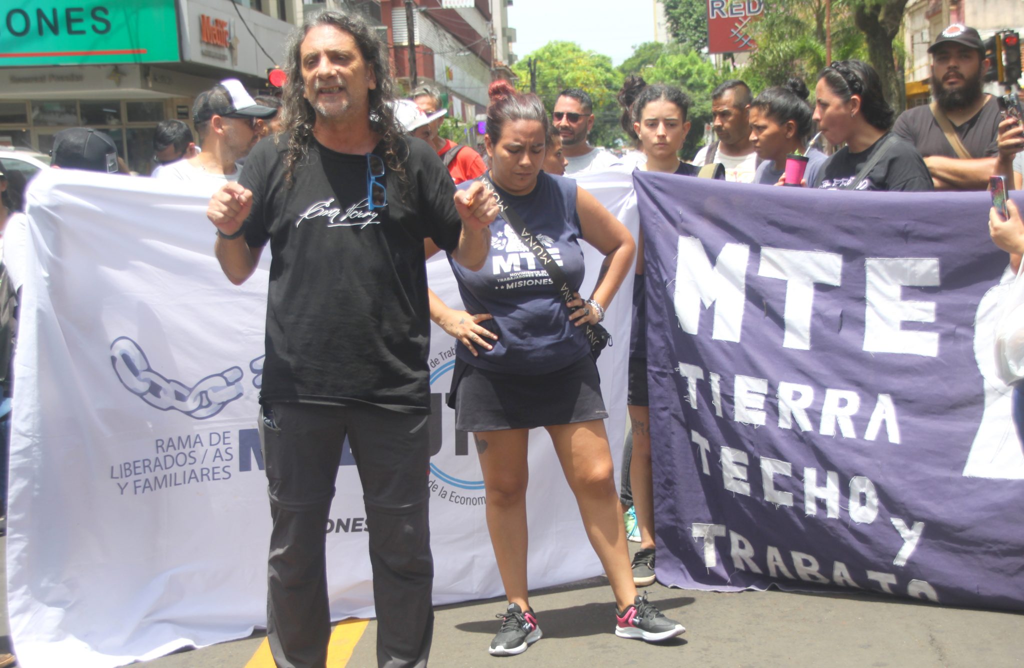 TTT sobre Milei: “Crueldad y saqueo planificado con la resistencia en marcha” imagen-17