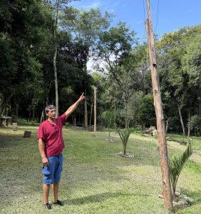 Familias del barrio El Cruce de Santa Ana reclaman al municipio agua, luz y caminos